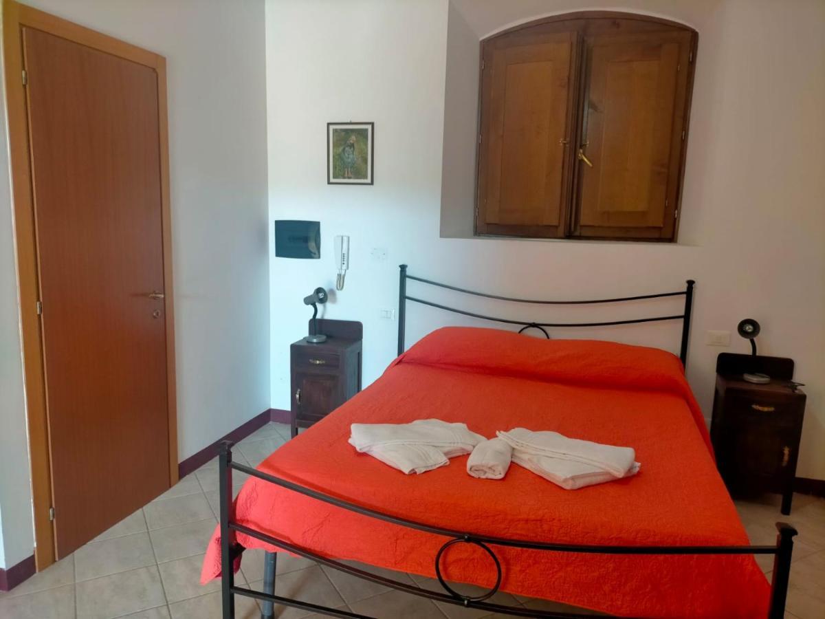 Aparthotel Antico Borgo La Commenda Montefiascone Exterior foto