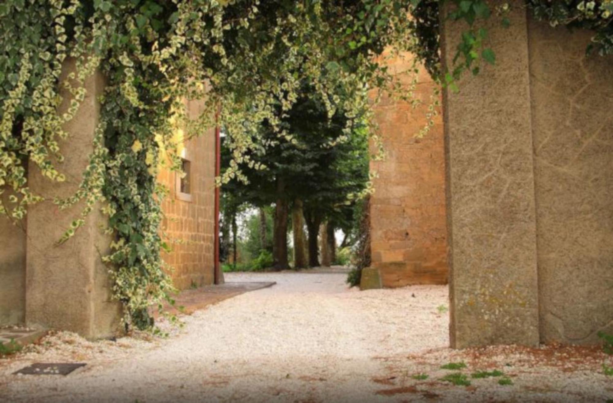 Aparthotel Antico Borgo La Commenda Montefiascone Exterior foto