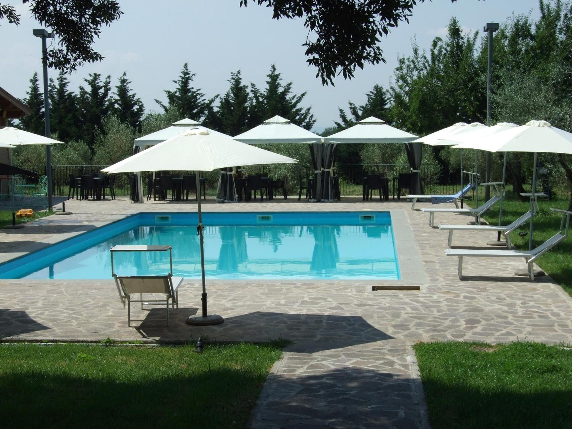 Aparthotel Antico Borgo La Commenda Montefiascone Exterior foto