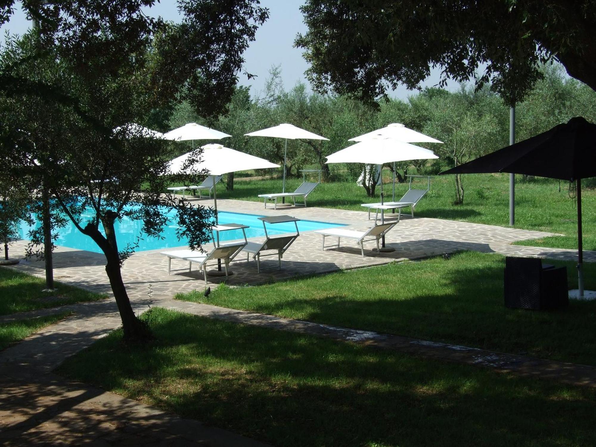 Aparthotel Antico Borgo La Commenda Montefiascone Exterior foto