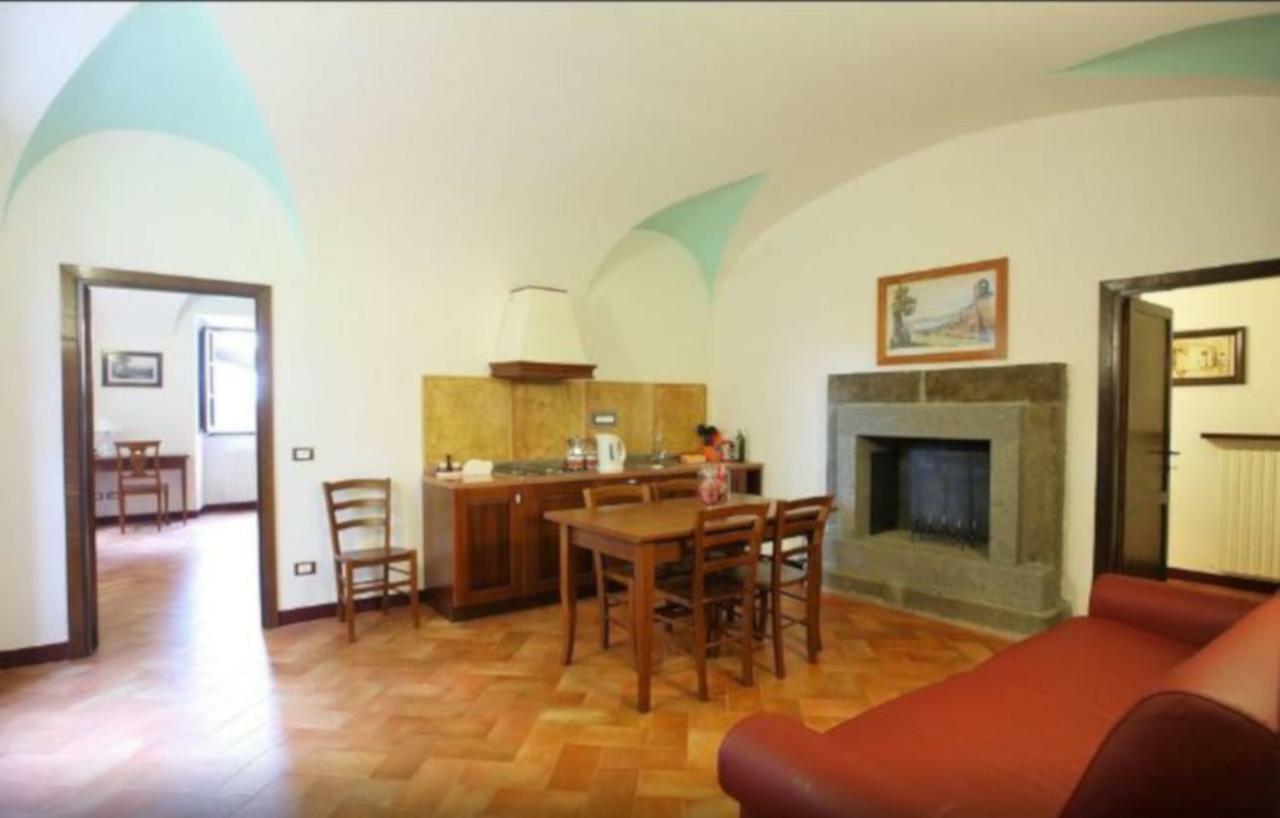 Aparthotel Antico Borgo La Commenda Montefiascone Exterior foto